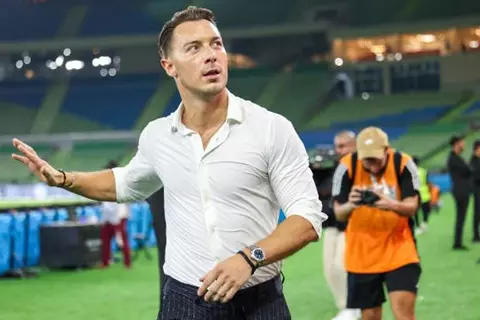 منافس بيراميدز.. مدرب أهلي جدة: أمامنا تحدي كأس القارات الثلاث.. وكل مباراة لها ظروفها